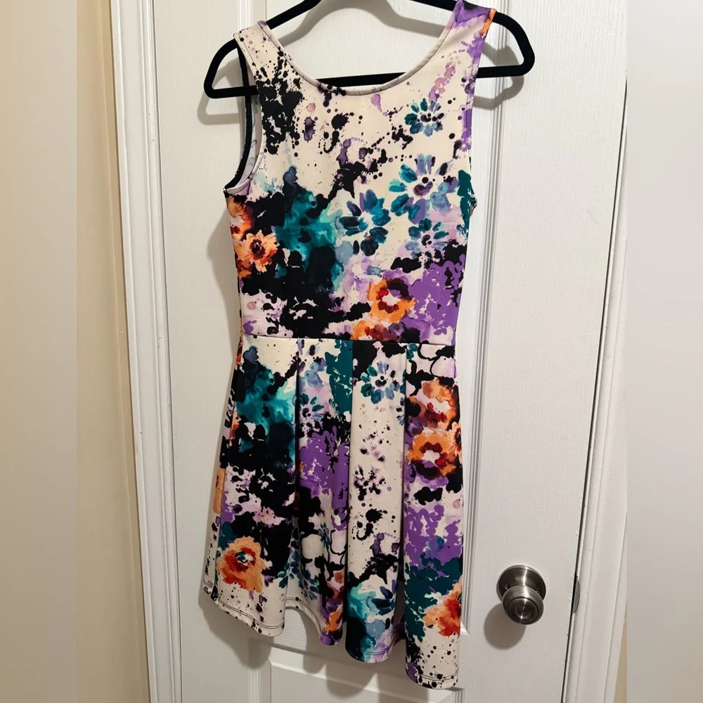 Signature8 Abstract Patterned Dress - Picture 3 of 3